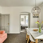 شقة Innsbruckhomes At Botanical Garden